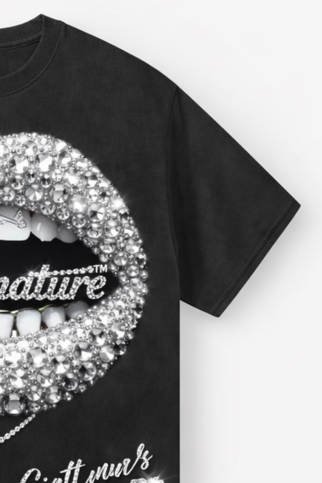 “Greatness” Diamond Lips Graphic T-Shirt – Black.