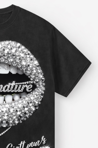 “Greatness” Diamond Lips Graphic T-Shirt – Black.