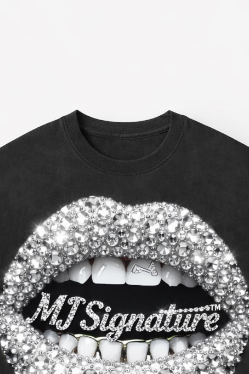 “Greatness” Diamond Lips Graphic T-Shirt – Black.